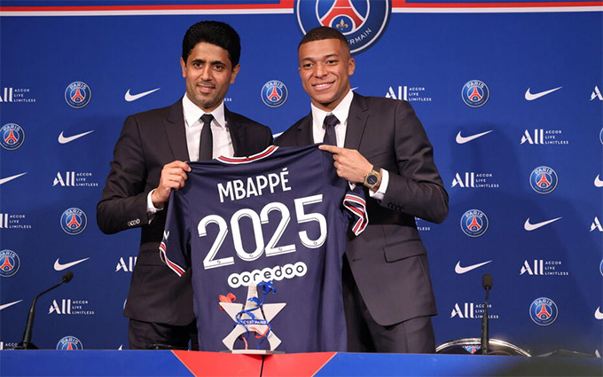 Mbappe từng phản đối PSG công khai hình ảnh này vì hợp đồng thực tế của anh là đến năm 2024