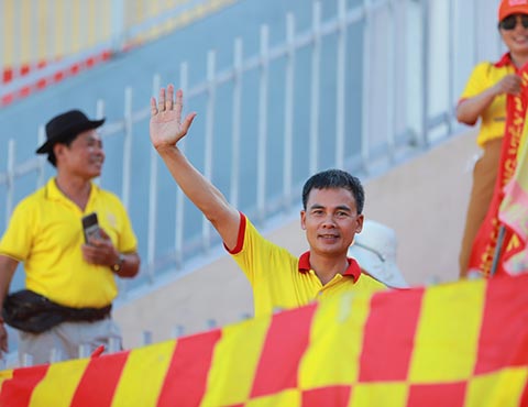 Theo nhiều ý kiến của khán giả Nam Định tới sân theo dõi, việc Hội CĐV bóng đá Nam Định giải thể không làm ảnh hưởng đến tình yêu bóng đá của họ.