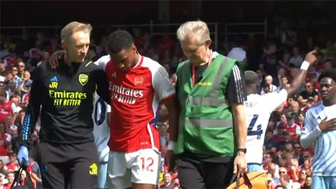 Timber gặp hạn ngay trận đầu cho Arsenal ở Premier League