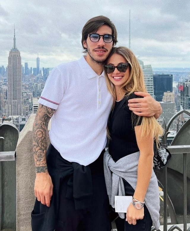 Gulia bắt đầu hẹn hò với Sandro Tonali từ năm 2019
