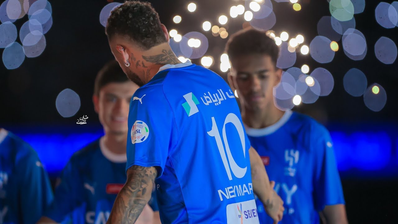 Buổi ra mắt Neymar được đánh giá hoành tráng hơn cái cách mà Al-Nassr và Al-Ittihad trình làng Ronaldo và Benzema 