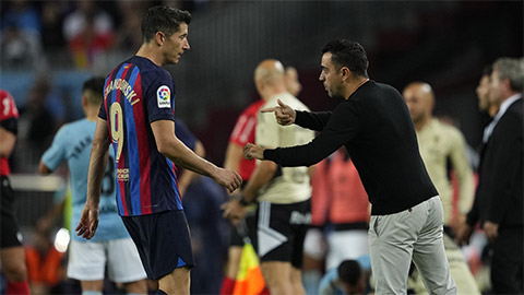 Lewandowski vẫn 'tịt ngòi', Xavi cho lời khuyên