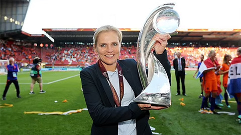 Sarina Wiegman vô địch EURO 2017 cùng ĐT Hà Lan