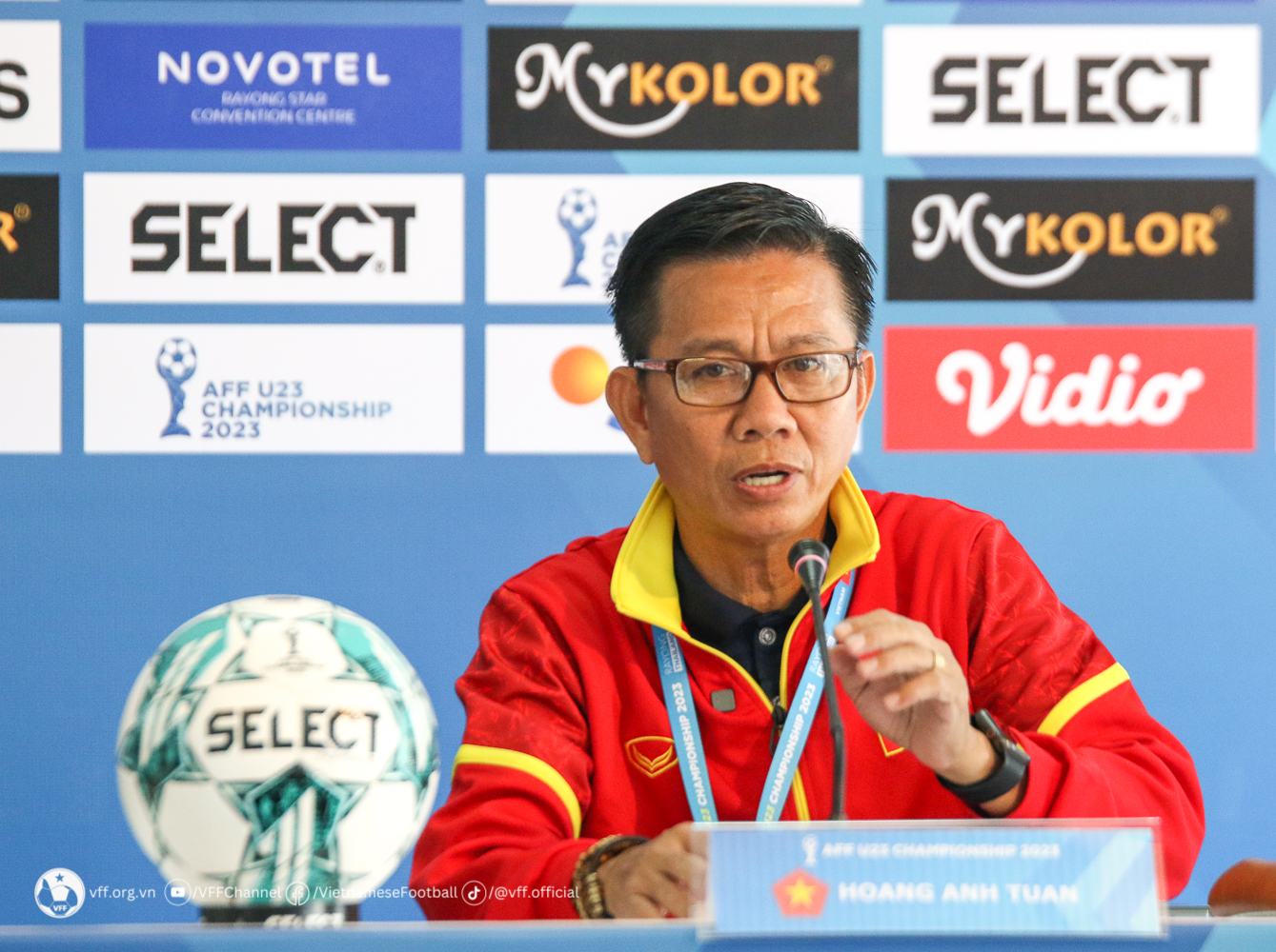 HLV Hoàng Anh Tuấn cho rằng, trận đấu ngày mai sẽ là cuộc đối đầu hấp dẫn giữa cả hai đội