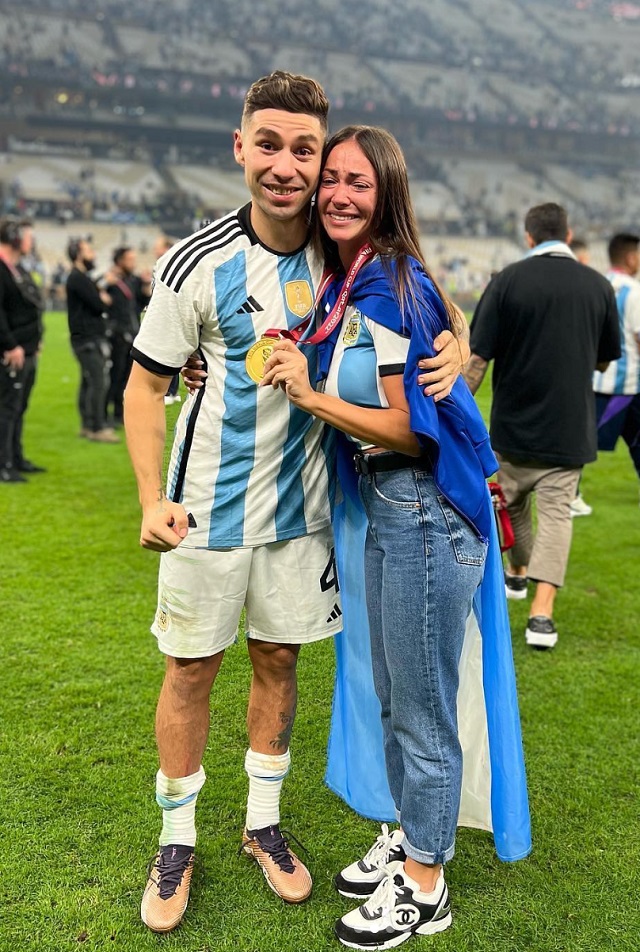 Karina Nacucchio đã đồng hành cùng Gonzalo Montiel trong suốt hành trình tại World Cup 2022, giải đấu mà hậu vệ 26 tuổi lên ngôi vô địch cùng ĐT Argentina