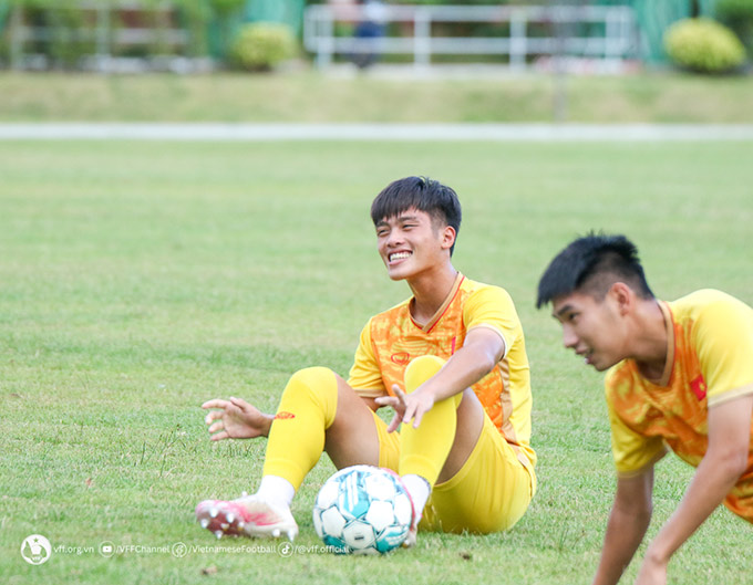 Các cầu thủ tự tin bước vào trận chung kết gặp U23 Indonesia - Ảnh: VFF 