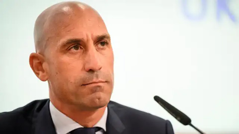 Chủ tịch LĐBĐ Tây Ban Nha Luis Rubiales bị FIFA tạm đình chỉ mọi hoạt động