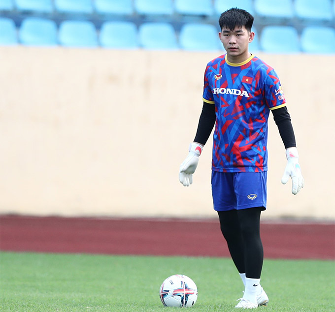 Văn Việt của SLNA là người có nhiều kinh nghiệm nhất ở V.League dù anh bắt dự bị ở U23 Việt Nam