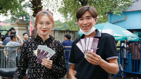 Người hâm mộ hào hứng mua vé xem U23 Việt Nam 