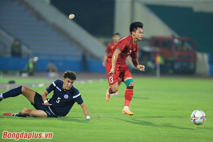 Sự xuất hiện của Văn Cường tạo bước ngoặt về thế trận cho U23 Việt Nam - Ảnh: Đức Cường