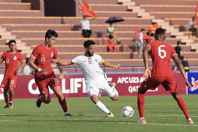 Ahmar Maher (10) đã lập cú đúp trong chiến thắng 3-0 của U23 Yemen. Ảnh: Đức Cường