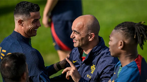 Ronaldo vui vẻ trong buổi tập cùng ĐT Bồ Đào Nha