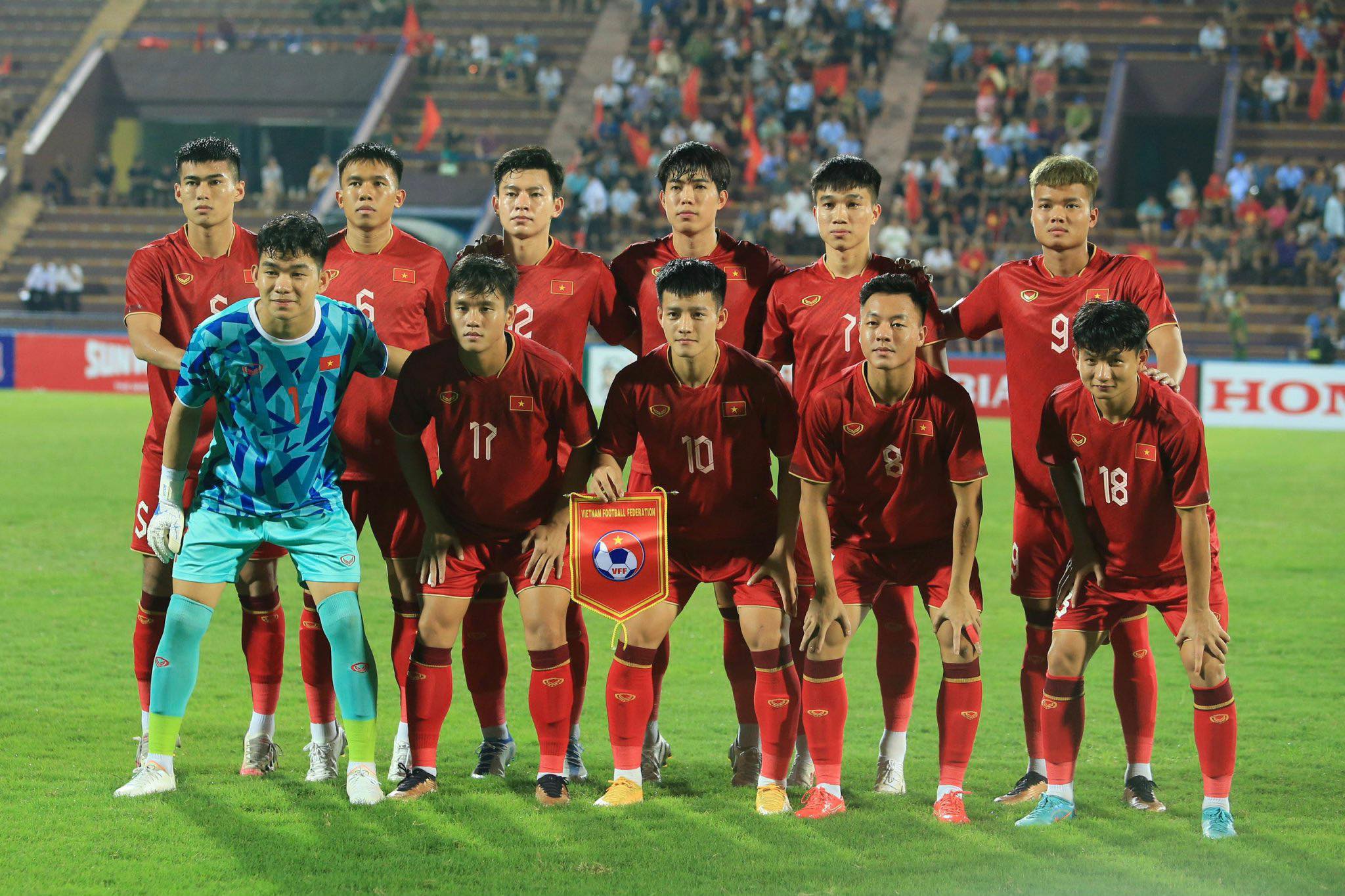 U23 Việt Nam đã sử dụng hầu hết cầu thủ đã thi đấu tại trận bán kết SEA Games 32 để đấu U23 Guam - Ảnh: Đức Cường