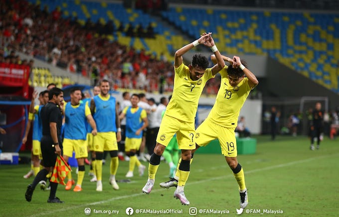 Niềm vui của cầu thủ Malaysia khi có bàn mở tỷ số trên sân của Trung Quốc