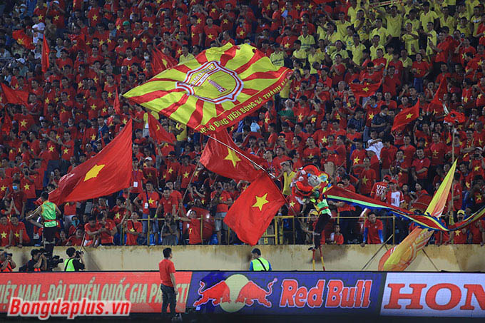 HLV Troussier không trách cầu thủ U23 Việt Nam sau sai lầm trước Singapore