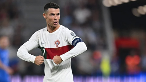 Ronaldo tiến sát kỷ lục 'vô tiền khoáng hậu'