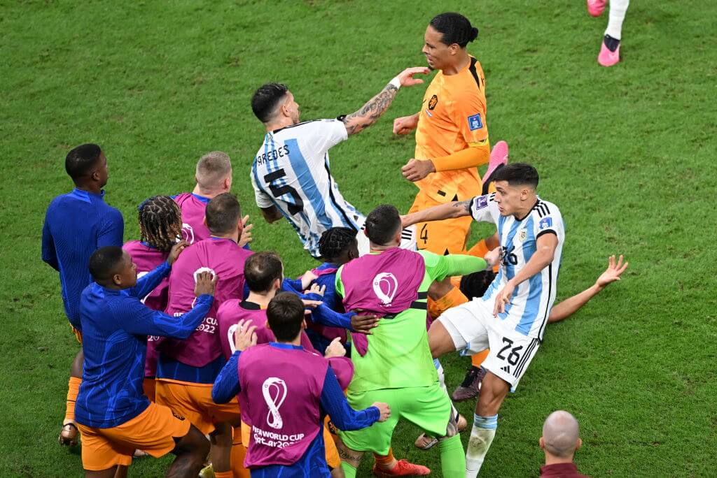 Trận tứ kết World Cúp 2022 có quá nhiều bạo lực, tiểu xảo, hành vi phi thể thao của cả 2 đội Hà Lan và Argentina