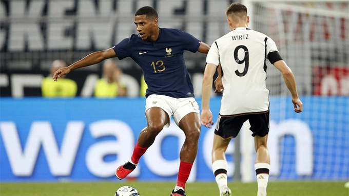 Todibo chuyền bóng vào chân cầu thủ Đức khiến Pháp thua bàn thứ 2 ở những phút cuối trận