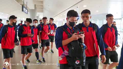 Olympic Việt Nam đặt chân tới Trung Quốc sau hơn 6 tiếng di chuyển