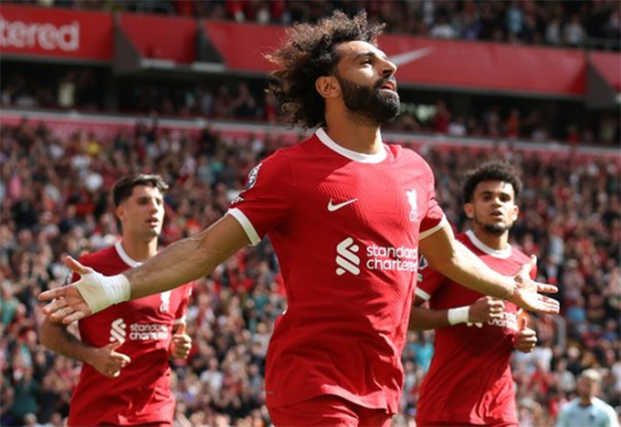 Salah tỏa sáng với cú hat-trick kiến tạo giúp Liverpool ngược dòng