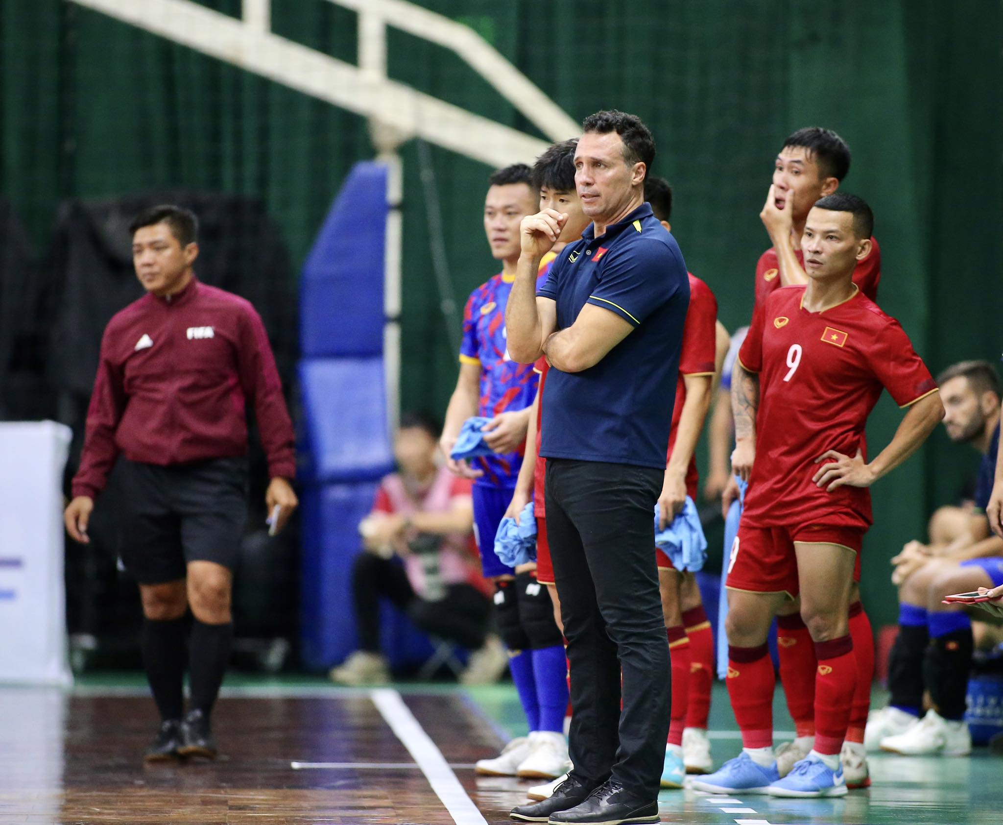 HLV Giustozzi đang trong quá trình trẻ hoá ĐT futsal Việt Nam. Ảnh: Nguyễn Bằng