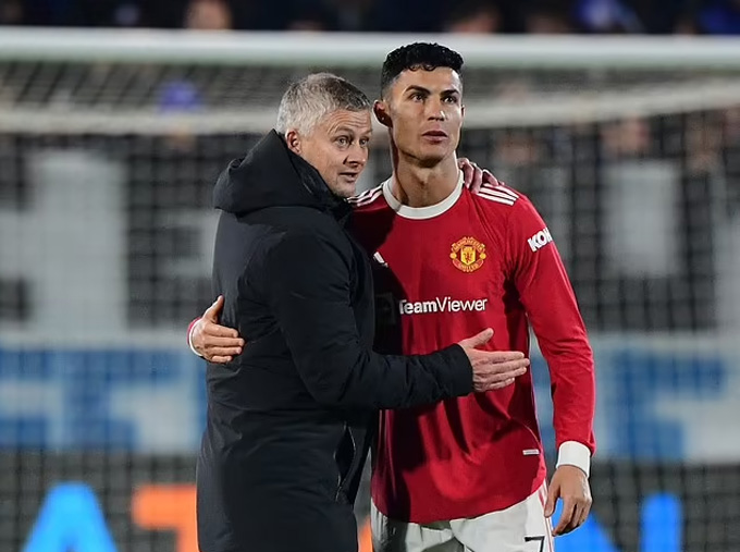 Solskjaer cho rằng những cái tôi lớn như Ronaldo đã làm hại MU