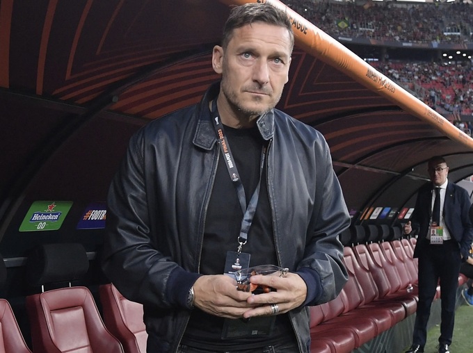 Totti sẽ trở lại Roma để làm trợ lý cho HLV Mourinho