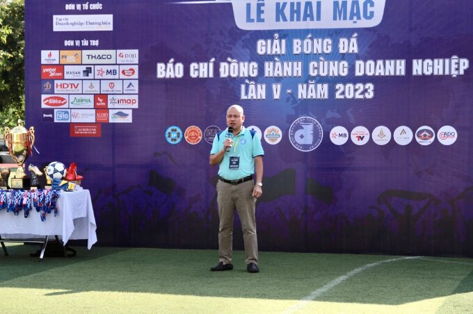 Nhà báo Nguyễn Nam Thắng, TBT Tạp chí Doanh nghiệp và Thương hiệu nông thôn, Trưởng Ban tổ chức giải.