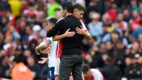 Mikel Arteta ủng hộ Jorginho bất chấp sai lầm khiến Arsenal chia điểm Tottenham