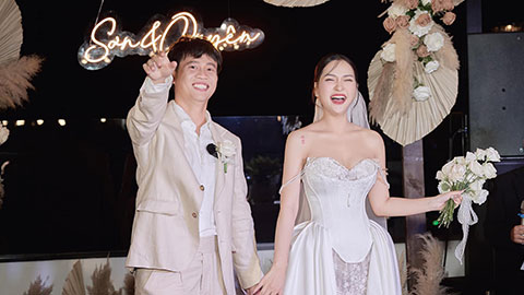 Cựu tiền vệ U23 Việt Nam khoe ảnh cưới ngọt ngào với vợ xinh đẹp 
