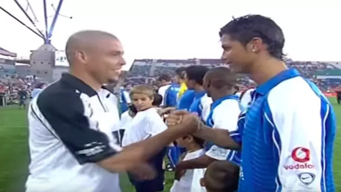 Hai Ronaldo từng có một lần đối đầu nhau năm 2005.