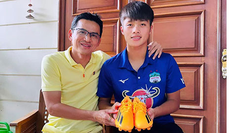 Kiatisak làm điều đặc biệt với sao trẻ U23 Việt Nam