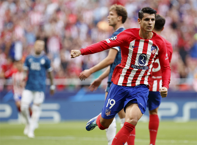 Morata là người hùng của trận đấu với cú đúp bàn thắng