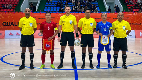 Futsal Việt Nam đánh bại chủ nhà Mông Cổ bằng 'set tennis'