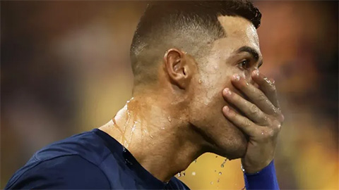 Ronaldo gây kinh ngạc khi tiết lộ cầu thủ khát khao chơi cùng