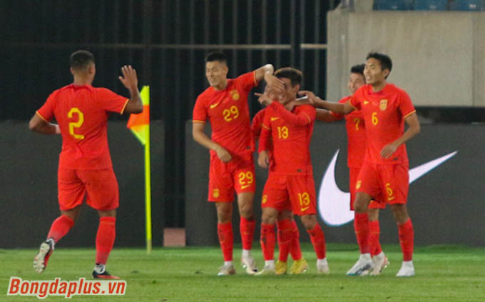 ĐT Trung Quốc thắng chung cuộc 2-0 trước ĐT Việt Nam 