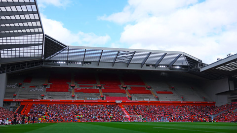 Sân Anfield của Liverpool bị đóng một phần suốt nửa mùa giải