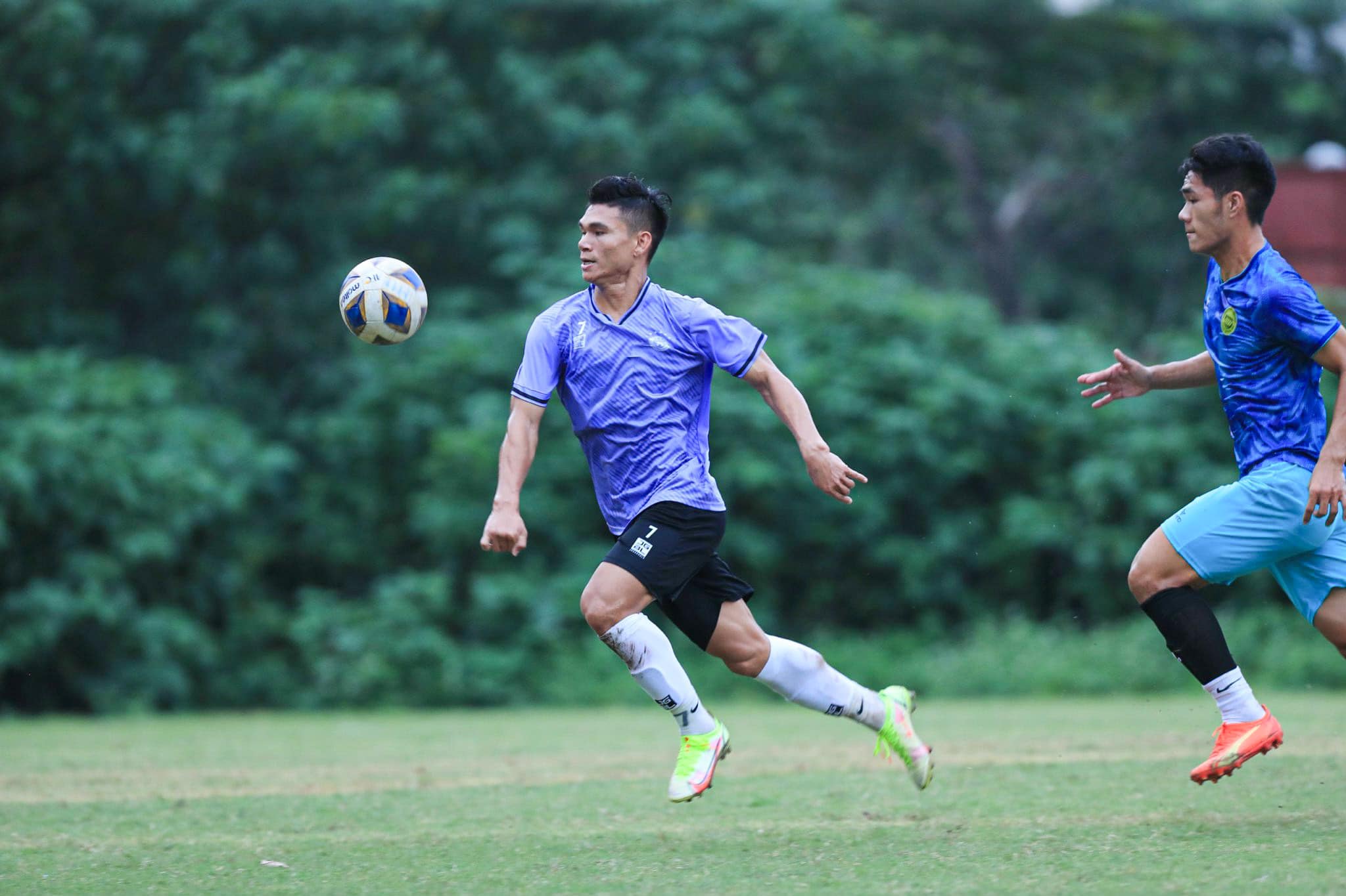 Xuân Mạnh cùng Hà Nội FC có chiến thắng đậm 6-1 trước Hòa Bình FC ở trận giao hữu chiều ngày 12/10 - Ảnh: HNFC 