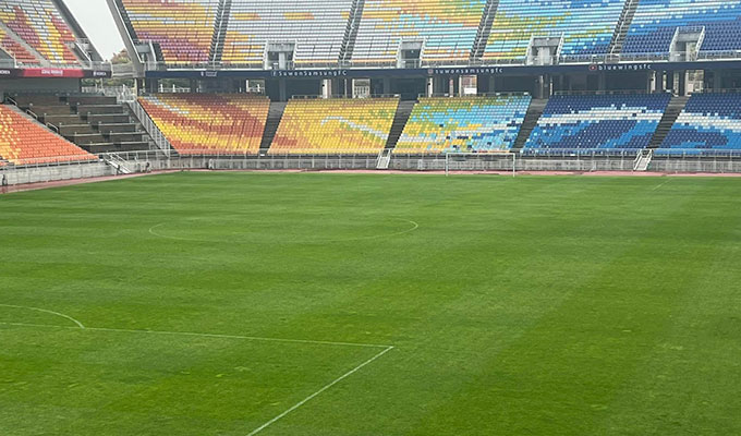Sân Suwon được khánh thành năm 2001. Đây là sân nhà của đội bóng K.League 1, Suwon Samsung Bluewings.