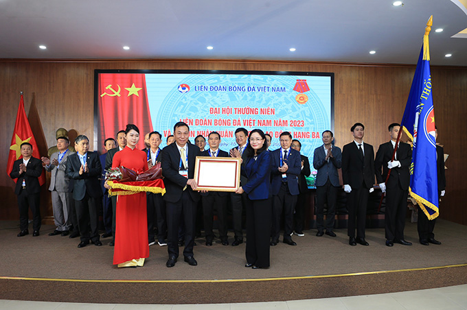 VFF và Chủ tịch VFF - Trần Quốc Tuấn vinh dự được tặng thưởng Huân chương Lao động hạng Ba cho những thành tích xuất sắc trong sự nghiệp xây dựng, phát triển Bóng đá Việt Nam và những đóng góp hiệu quả trong việc nâng cao vị thế bóng đá Việt Nam trên trường quốc tế.