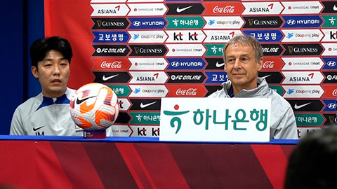 Truyền thông Hàn Quốc ồ lên sau câu hỏi của phóng viên Việt Nam dành cho Klinsmann