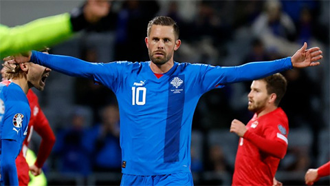 Trở lại sau 3 năm, Sigurdsson phá kỷ lục ghi bàn cho Iceland