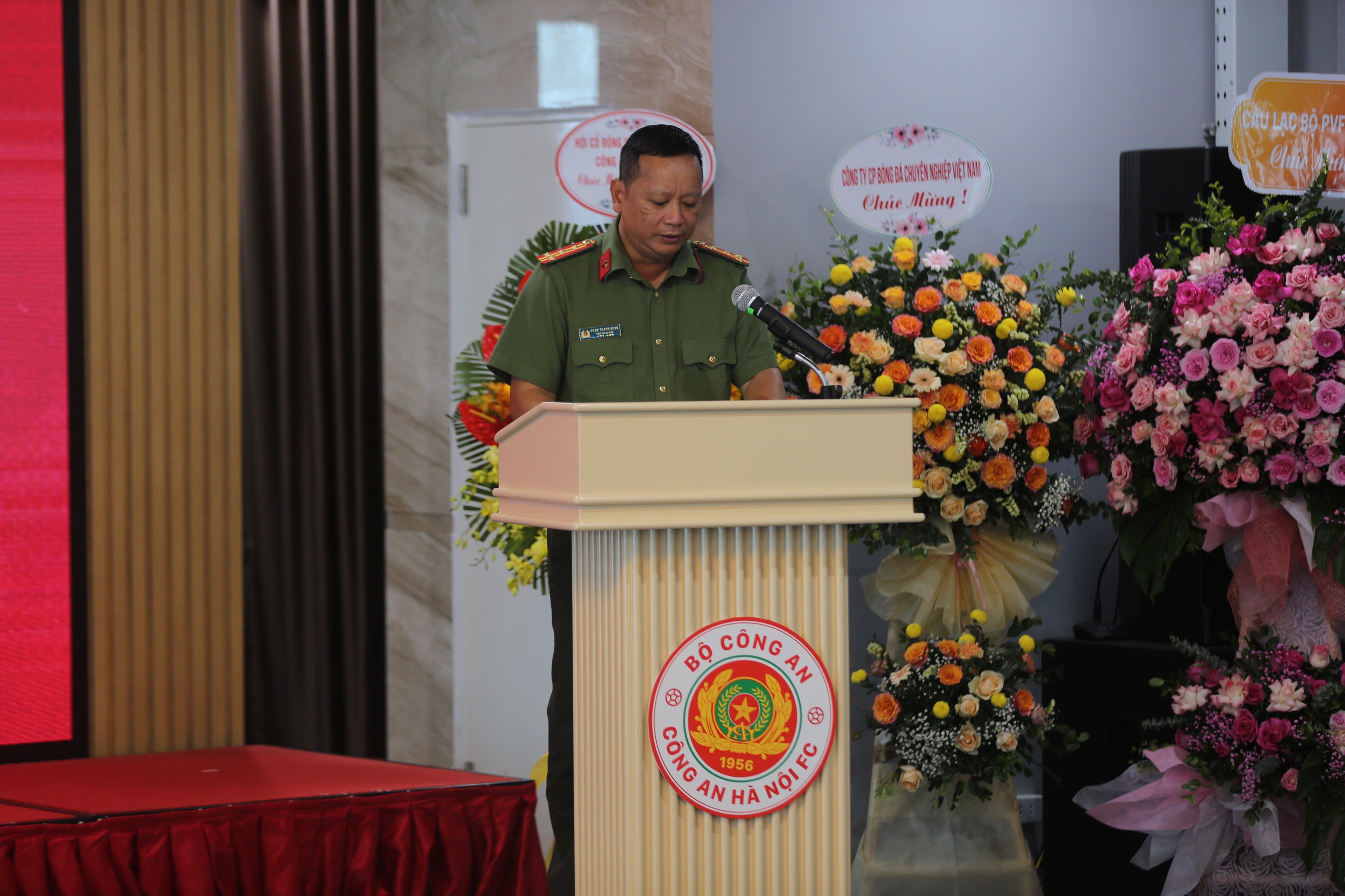 Đại tá Phạm Thanh Hùng, Phó Bí thư Đảng uỷ, Phó Giám đốc CATP phát biểu tại buổi lễ.