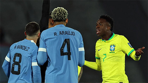 'Lên đồng' giúp Uruguay hạ Brazil, hậu vệ Barca khiến Real run rẩy