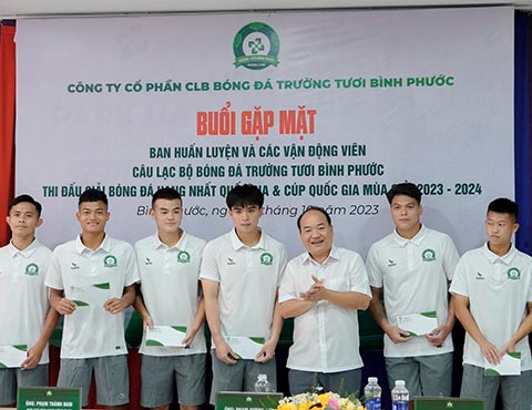 Nhờ sự quan tâm của lãnh đạo tỉnh, bóng đá Bình Phước đã tái thiết, kiện toàn đội bóng rất nhanh chỉ trong vòng chưa đầy 1 tháng