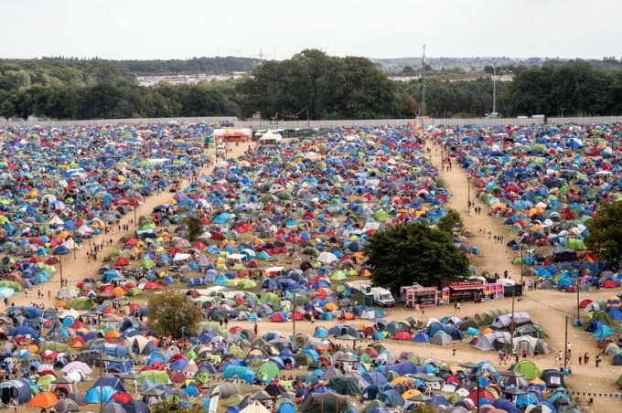 Khán giá dựng lều trú ngụ tại lễ hội âm nhạc Leeds