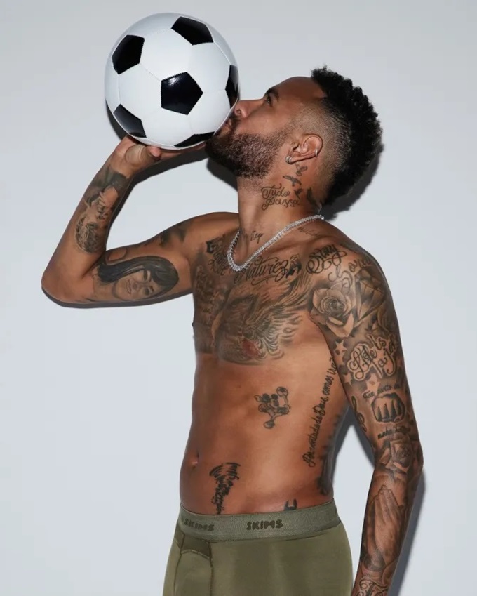 Neymar confidently poses with the ball