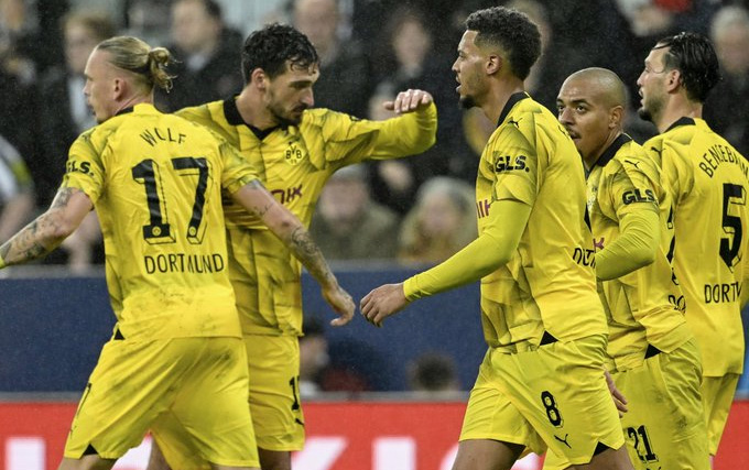 Dortmund có chiến thắng quan trọng trên sân của Newcastle