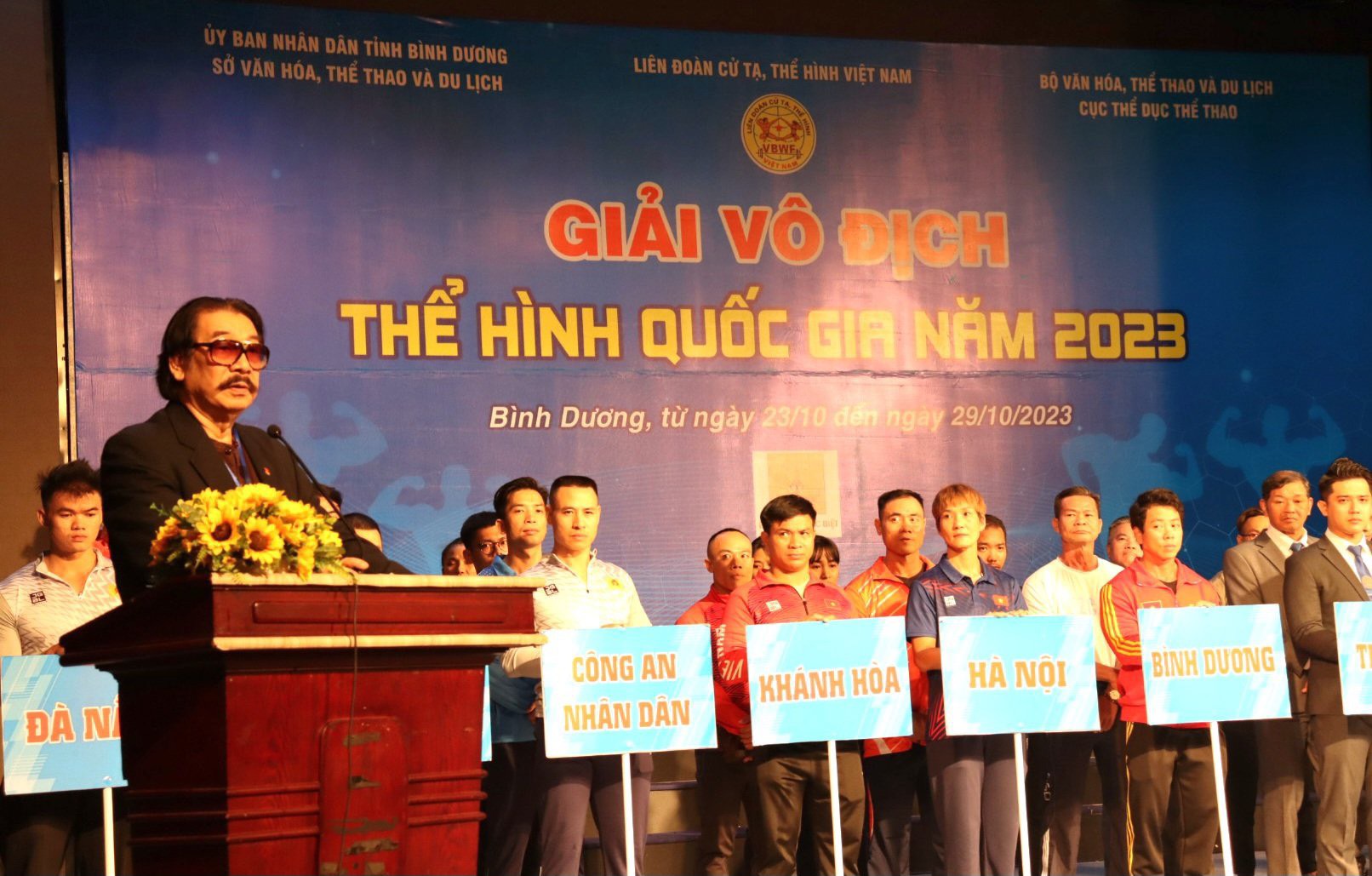 Ông Nguyễn Hồng Minh – Phó Chủ tịch thường trực Liên đoàn Cử tạ, Thể hình Việt Nam, Phó Trưởng BTC giải phát biểu khai mạc giải