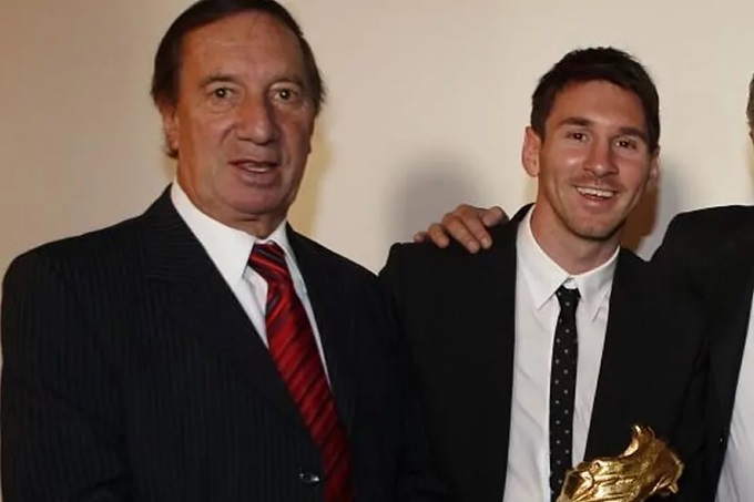 Carlos Bilardo và Messi.